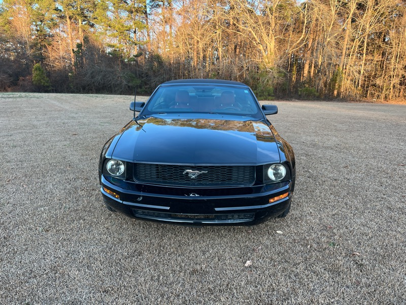 Ford Mustang V6 Deluxe Convertible 2005