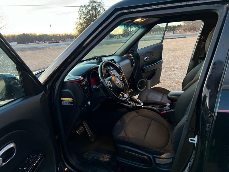 Kia Soul + w/Signature 2.0 Special Edition 2016