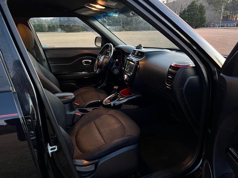 Kia Soul + w/Signature 2.0 Special Edition 2016