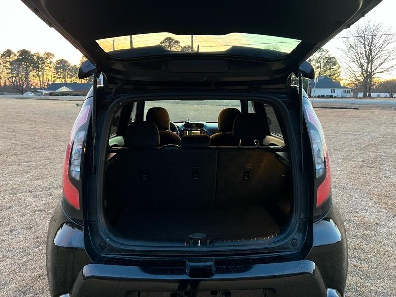 Kia Soul + w/Signature 2.0 Special Edition 2016