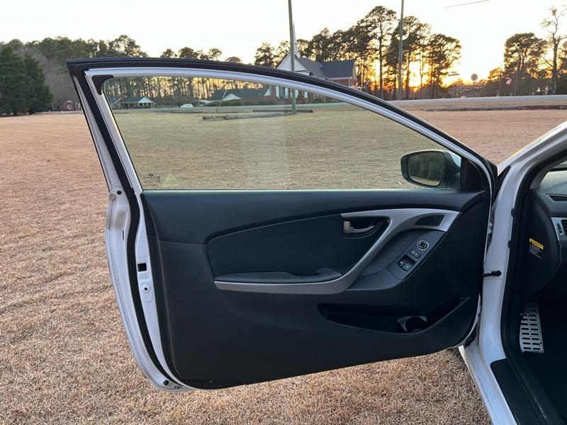 Hyundai Elantra GS Coupe A/T 2013