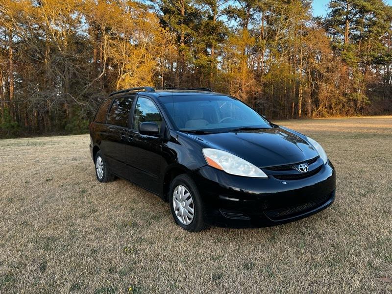 Toyota Sienna CE FWD 7 Passenger 2010