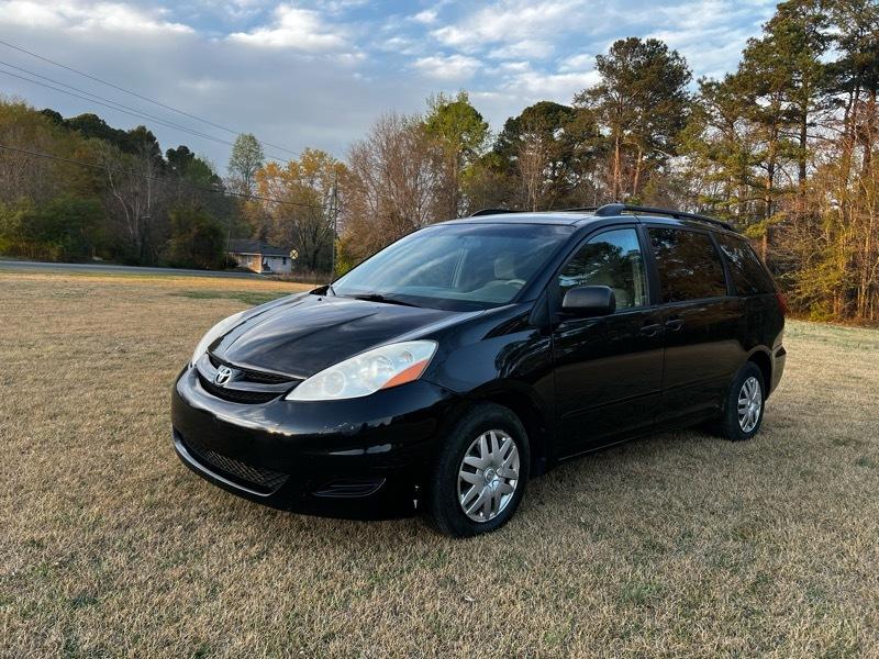 Toyota Sienna CE FWD 7 Passenger 2010