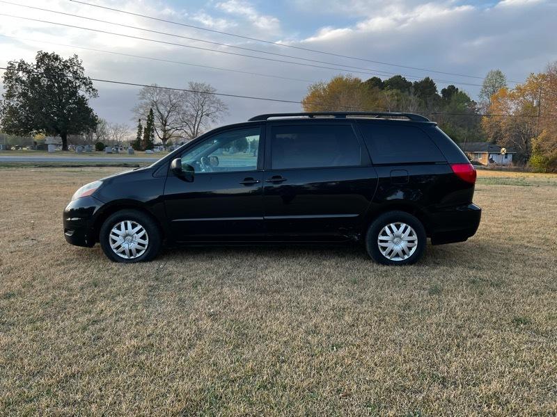 Toyota Sienna CE FWD 7 Passenger 2010
