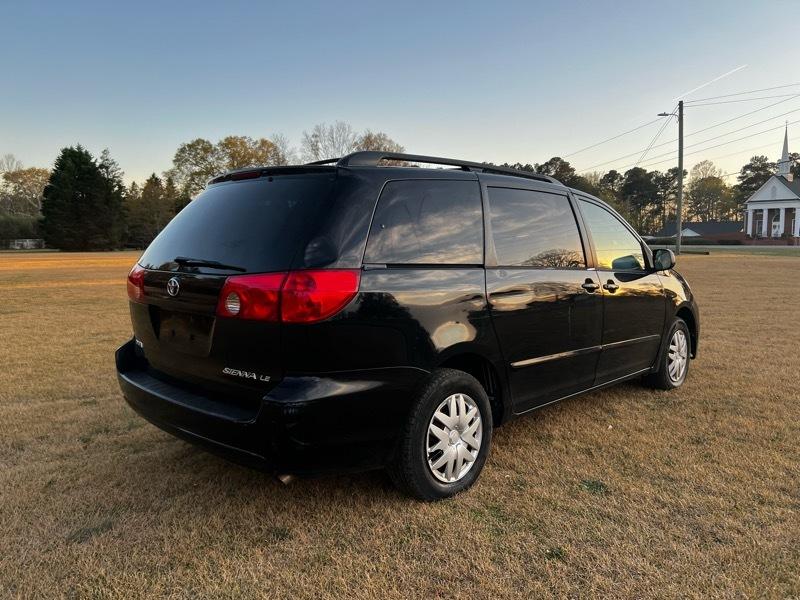 Toyota Sienna CE FWD 7 Passenger 2010