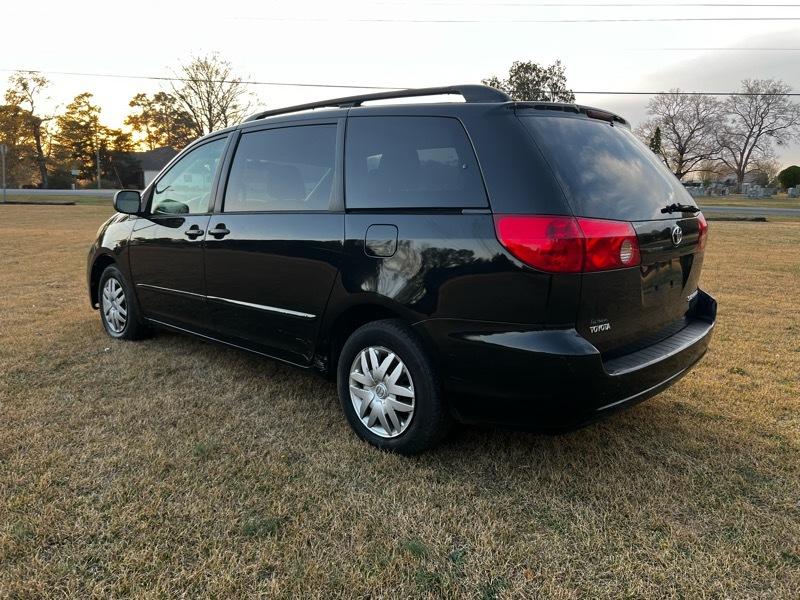 Toyota Sienna CE FWD 7 Passenger 2010