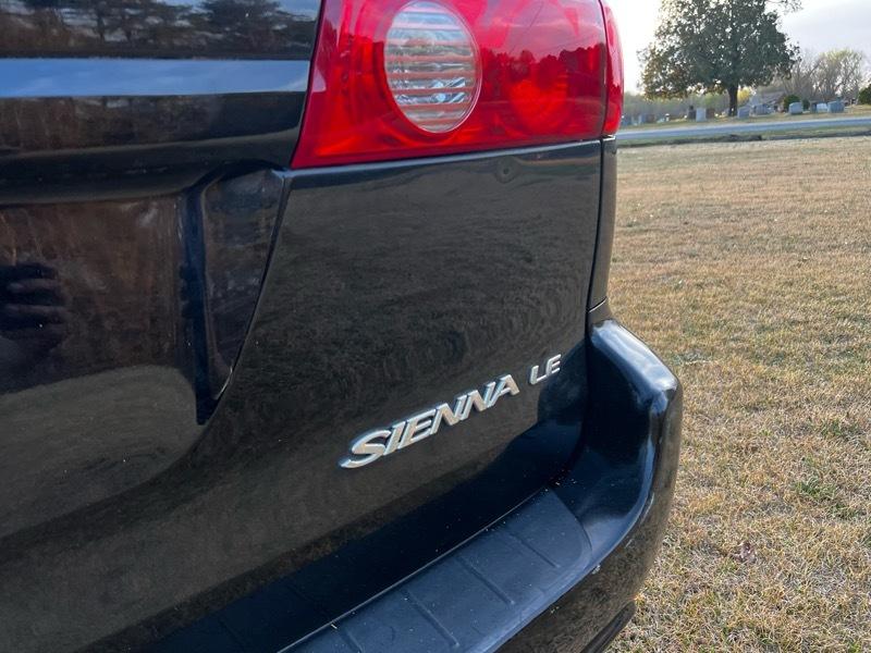 Toyota Sienna CE FWD 7 Passenger 2010