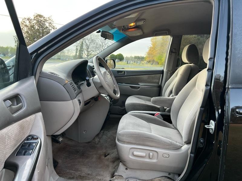 Toyota Sienna CE FWD 7 Passenger 2010