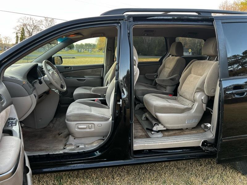 Toyota Sienna CE FWD 7 Passenger 2010