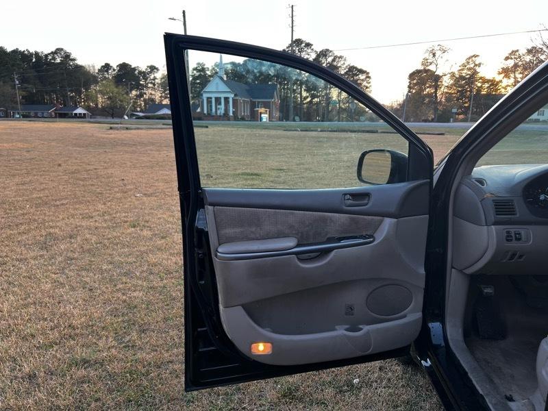 Toyota Sienna CE FWD 7 Passenger 2010