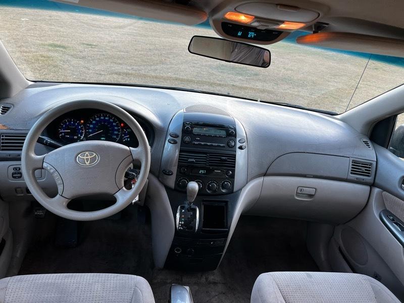 Toyota Sienna CE FWD 7 Passenger 2010