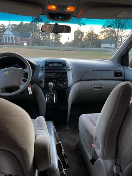 Toyota Sienna CE FWD 7 Passenger 2010