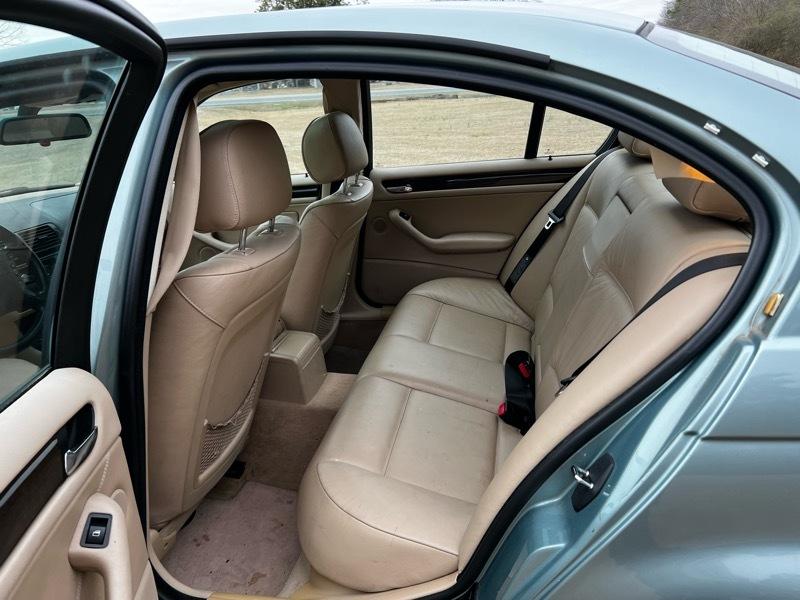 BMW 3-Series 325i Sedan 2002