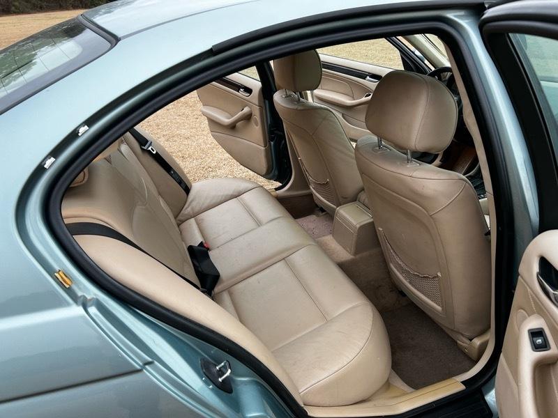 BMW 3-Series 325i Sedan 2002