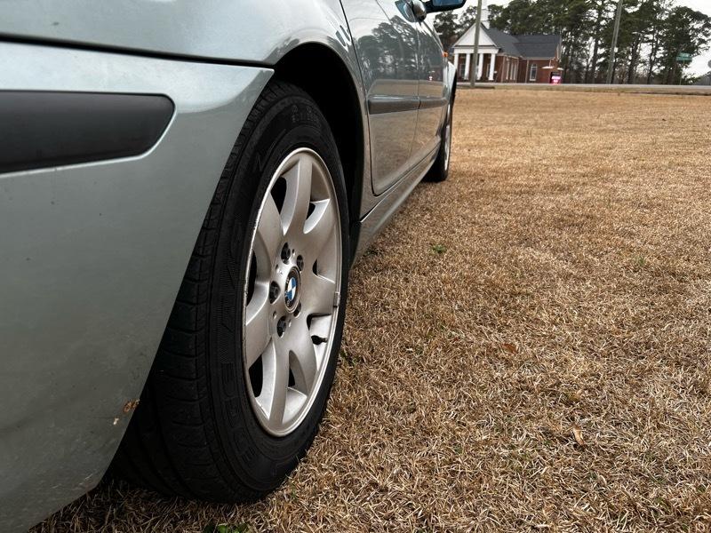 BMW 3-Series 325i Sedan 2002