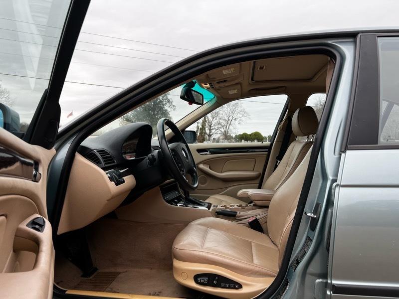 BMW 3-Series 325i Sedan 2002