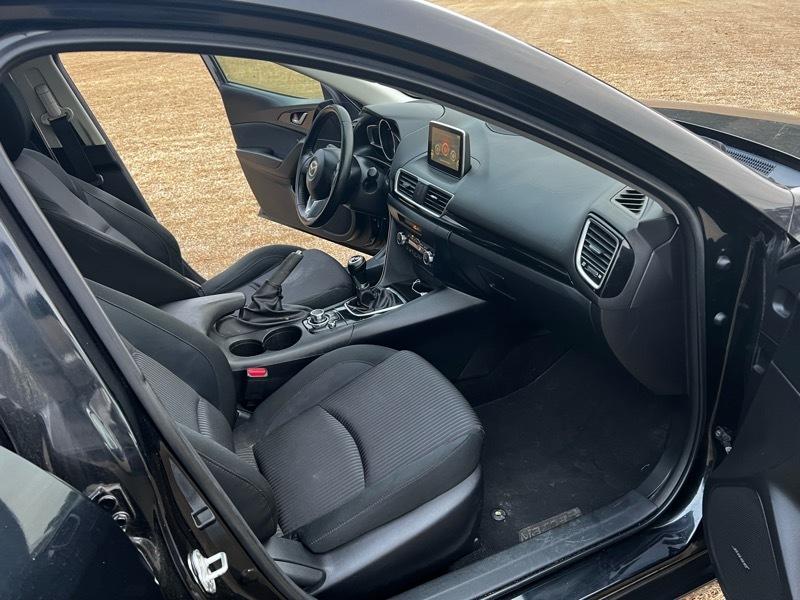 Mazda MAZDA3 i Touring AT 5-Door 2015