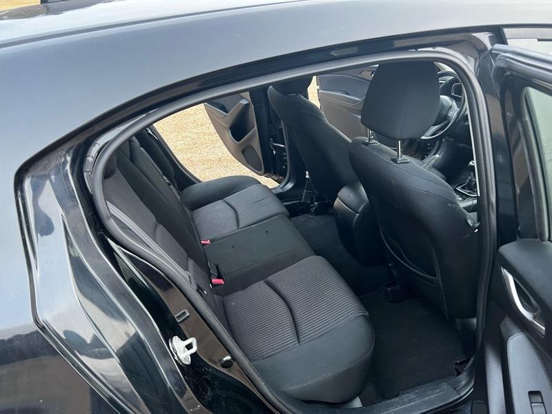 Mazda MAZDA3 i Touring AT 5-Door 2015