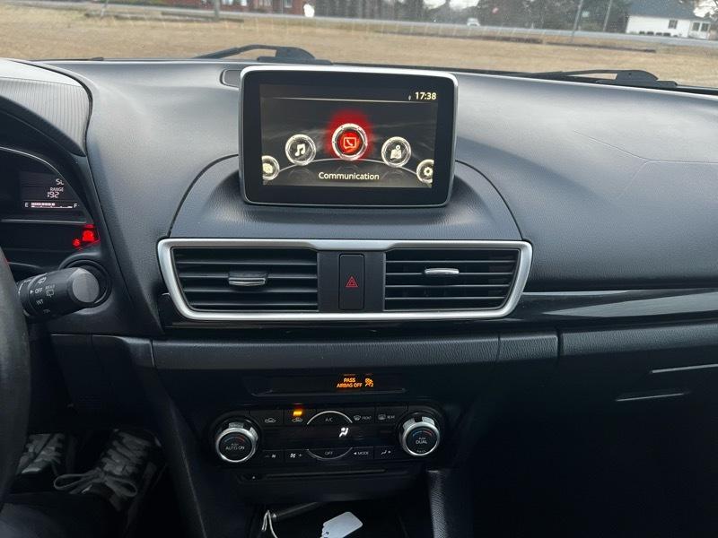 Mazda MAZDA3 i Touring AT 5-Door 2015