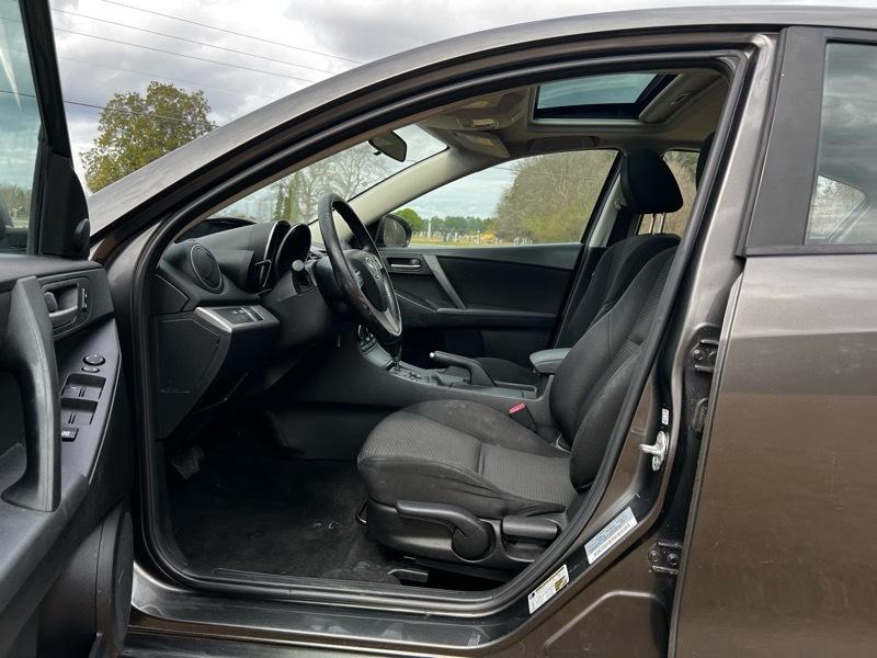 Mazda MAZDA3 i Touring AT 4-Door 2013