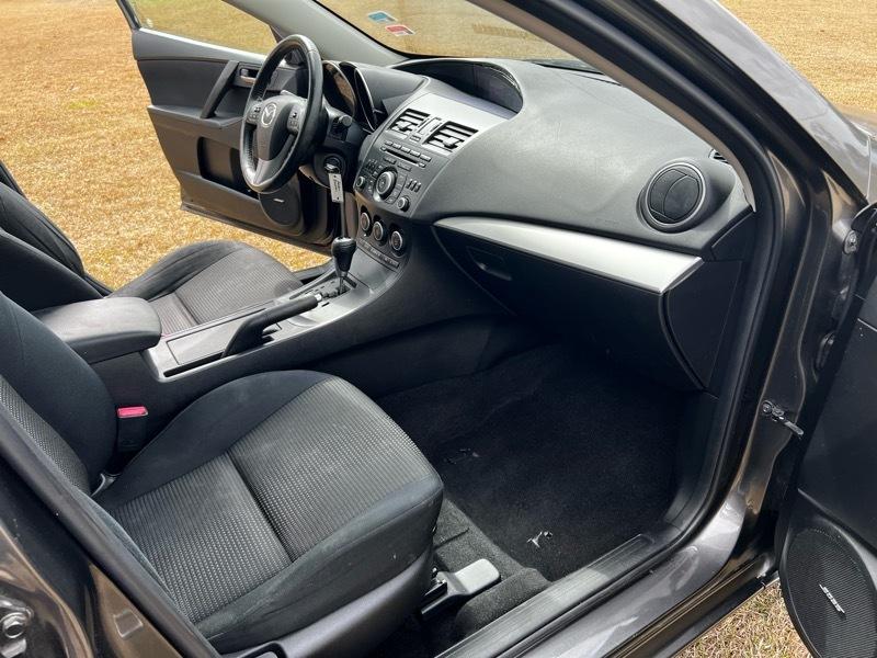 Mazda MAZDA3 i Touring AT 4-Door 2013