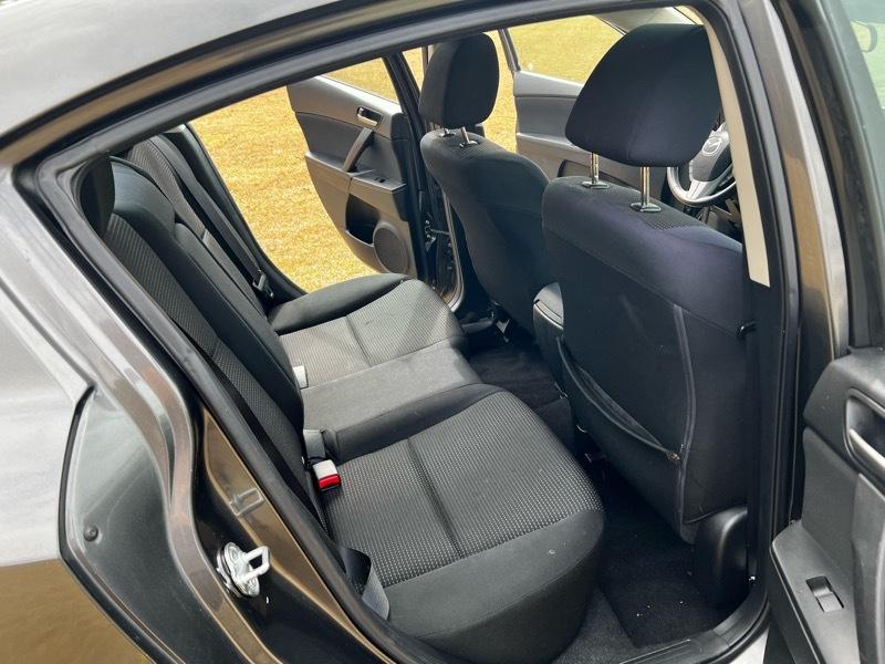 Mazda MAZDA3 i Touring AT 4-Door 2013