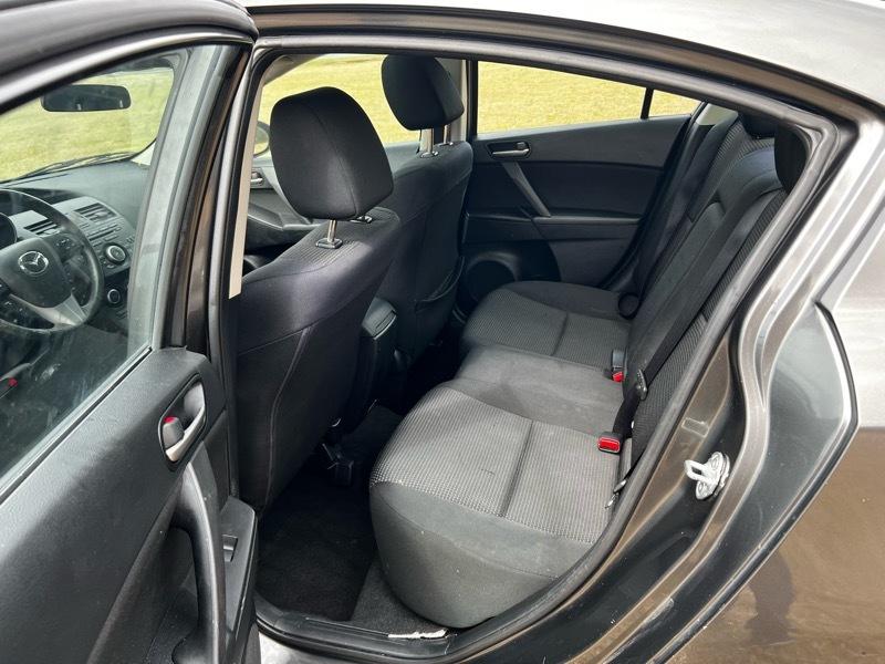 Mazda MAZDA3 i Touring AT 4-Door 2013