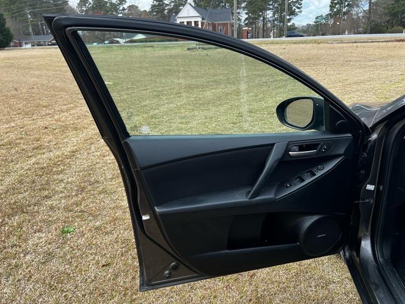 Mazda MAZDA3 i Touring AT 4-Door 2013