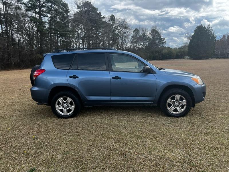 Toyota RAV4 Base I4 4WD 2010