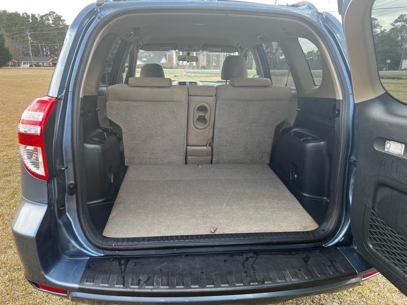 Toyota RAV4 Base I4 4WD 2010