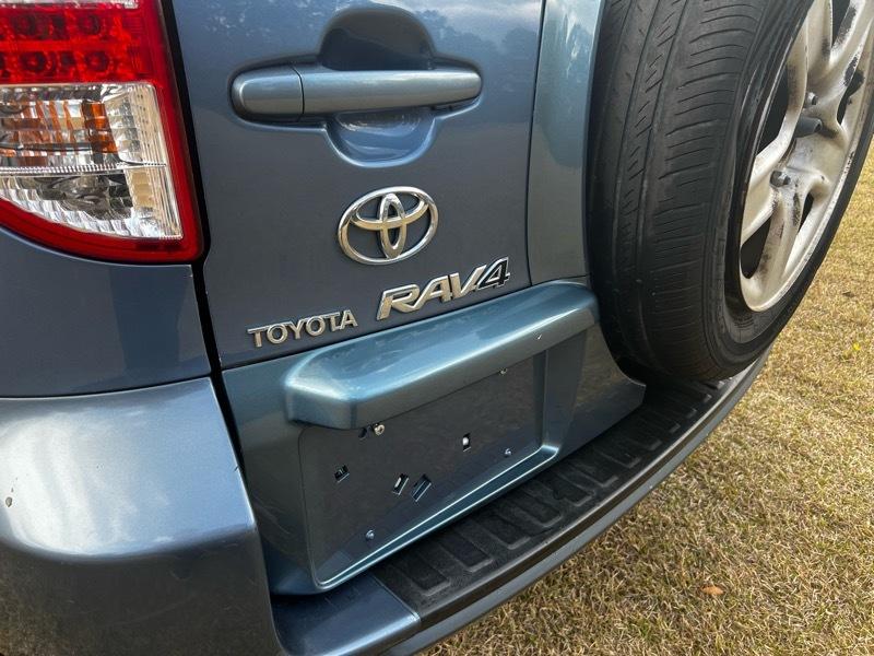 Toyota RAV4 Base I4 4WD 2010