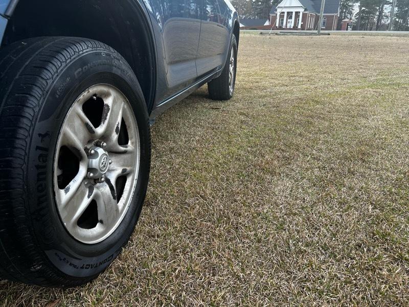 Toyota RAV4 Base I4 4WD 2010