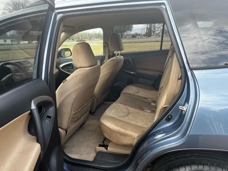 Toyota RAV4 Base I4 4WD 2010