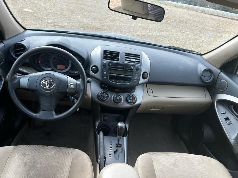 Toyota RAV4 Base I4 4WD 2010