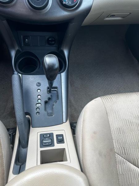 Toyota RAV4 Base I4 4WD 2010