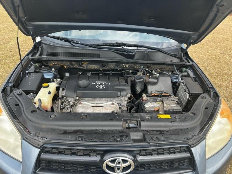 Toyota RAV4 Base I4 4WD 2010