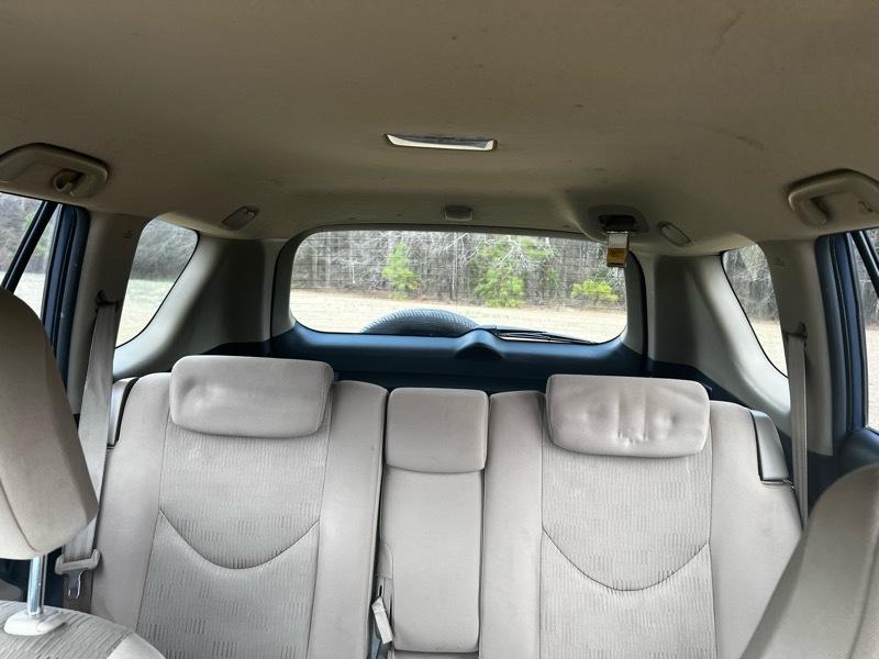 Toyota RAV4 Base I4 4WD 2010