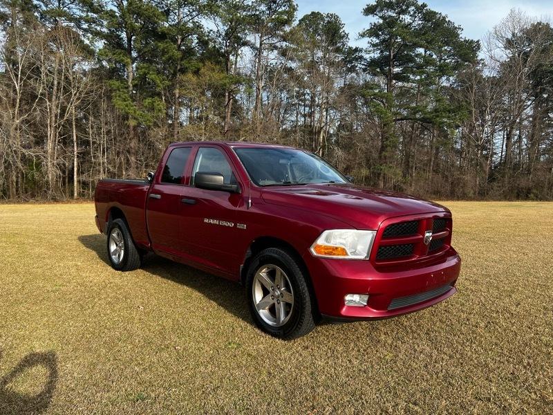 RAM 1500 Express 4x4 Quad Cab 6'4" Box 2012