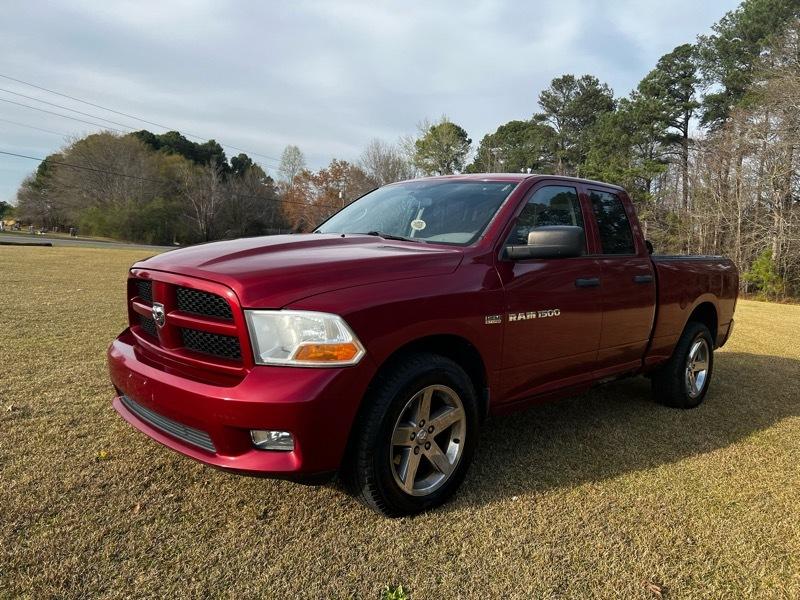 RAM 1500 Express 4x4 Quad Cab 6'4" Box 2012