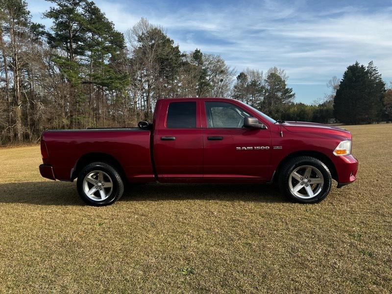 RAM 1500 Express 4x4 Quad Cab 6'4" Box 2012