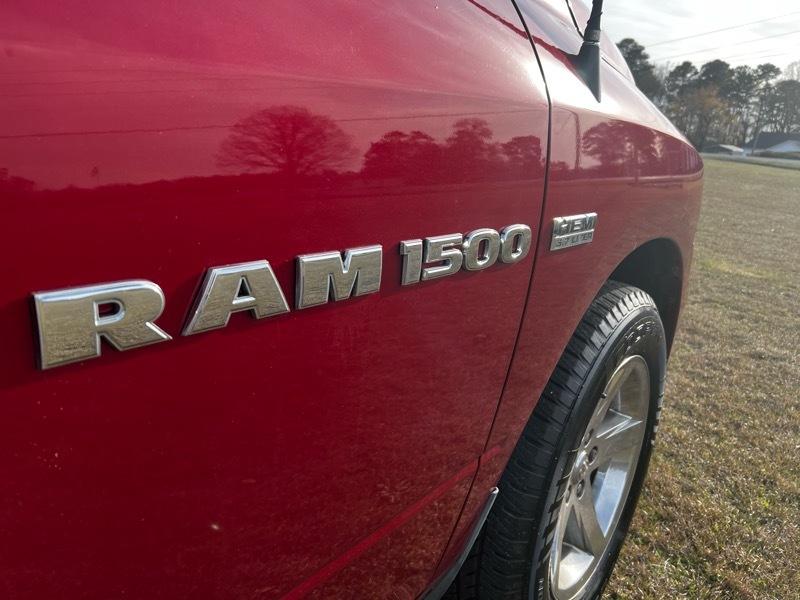 RAM 1500 Express 4x4 Quad Cab 6'4" Box 2012