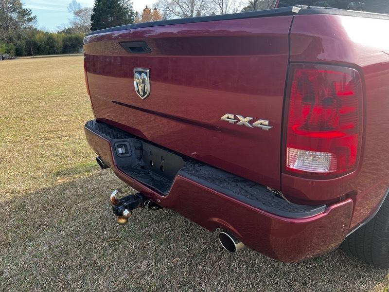 RAM 1500 Express 4x4 Quad Cab 6'4" Box 2012