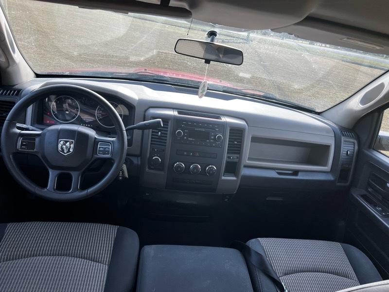 RAM 1500 Express 4x4 Quad Cab 6'4" Box 2012