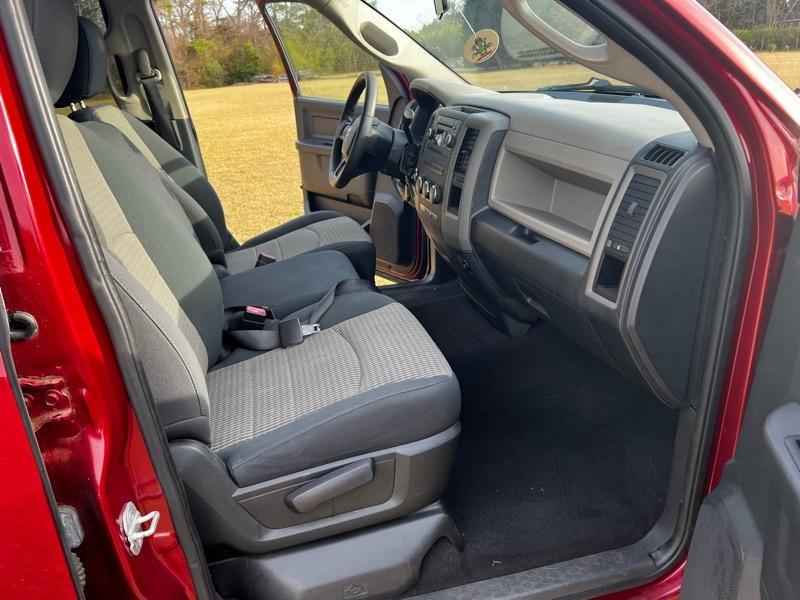 RAM 1500 Express 4x4 Quad Cab 6'4" Box 2012