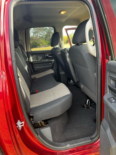 RAM 1500 Express 4x4 Quad Cab 6'4" Box 2012