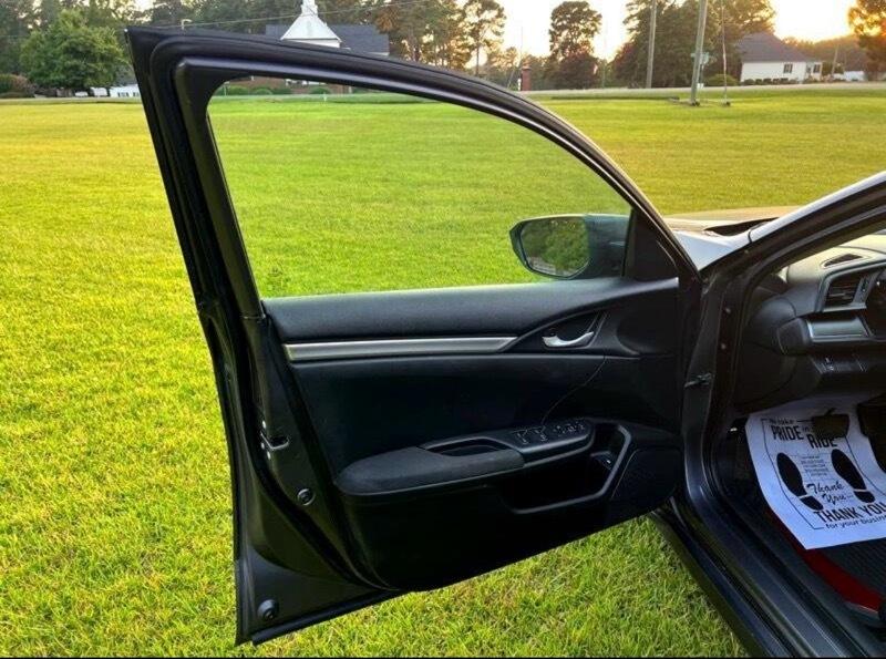 Honda Civic LX Sedan CVT 2017