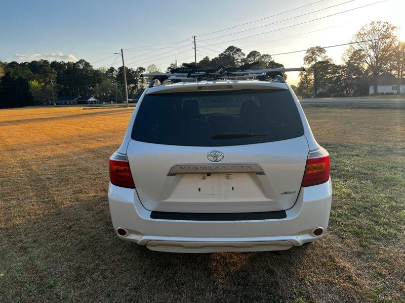 Toyota Highlander Base 4WD 2010