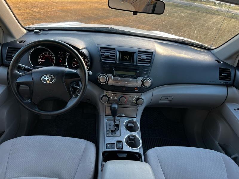 Toyota Highlander Base 4WD 2010