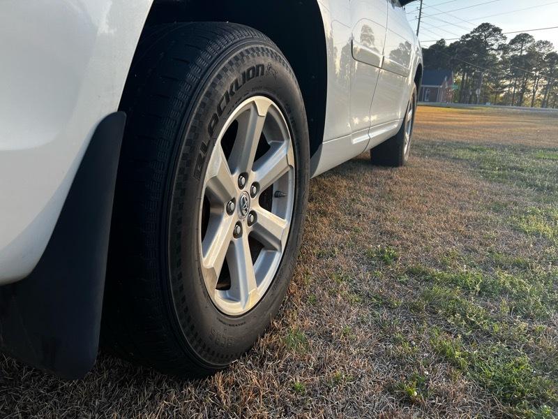 Toyota Highlander Base 4WD 2010