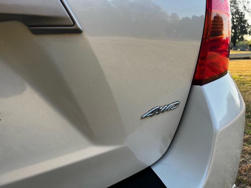 Toyota Highlander Base 4WD 2010